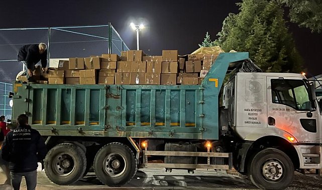 Manisa Büyükşehir'den Yayladağı ve Altınözü'ne erzak desteği