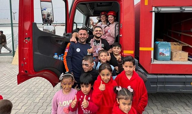 Manisa'da afetzede çocuklara itfaiyecilik eğitimi