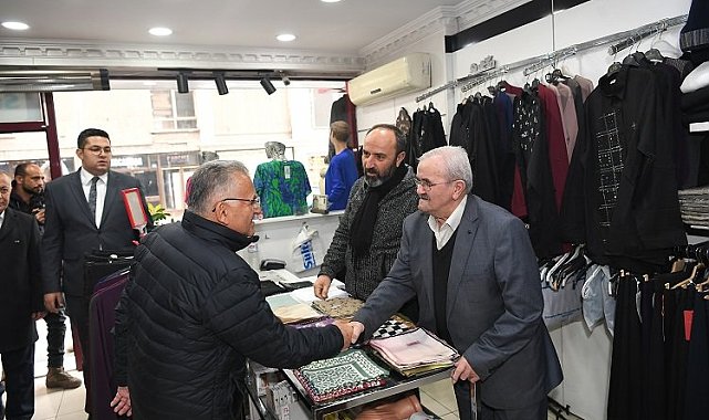 Memduh Büyükkılıç'tan esnaf ziyareti