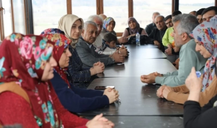 Misafir Edilen Depremzedeleri Yalnız Bırakılmıyor