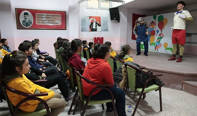 Nevşehir'de depremzede çocuklara tiyatro morali