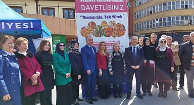 Rize'de kadın kooperatifleri ve kadın konseyi depremzedeler için kermes düzenledi