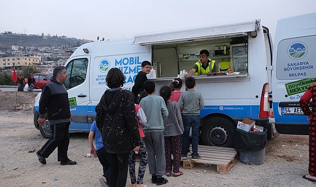 Sakarya Büyükşehir Belediyesi Hatay’a aşevi kurdu