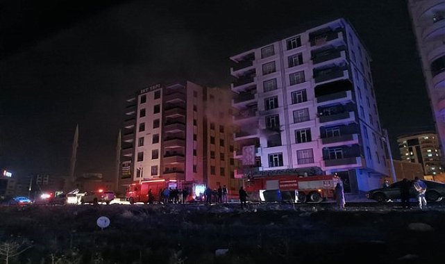 Şanlıurfa'da 7 katlı binada yangın çıktı