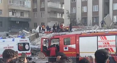 Şanlıurfa'da ağır hasarlı bina çöktü... Yaralılar var!