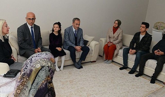 Şehit ailelerine anlamlı ziyaret
