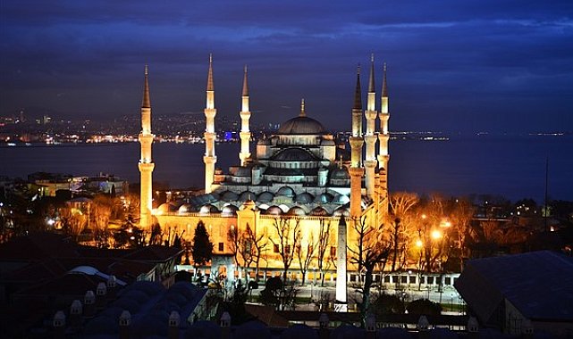 Siyasilerden Berat Kandili mesajı