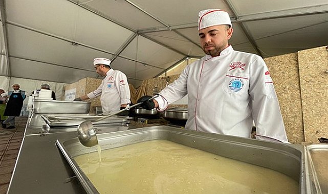 Tuzla Belediyesi Hatay’ın Kırıkhan ilçesinde iftar sofrası kuruyor