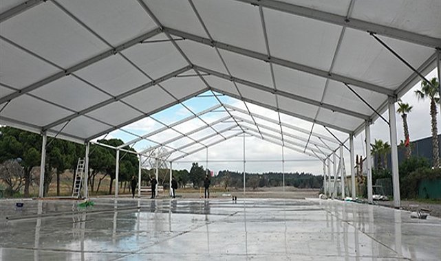 Tuzla’da “İlk Evim” projesinde kuraların çekileceği çadırlar kurulmaya başlandı