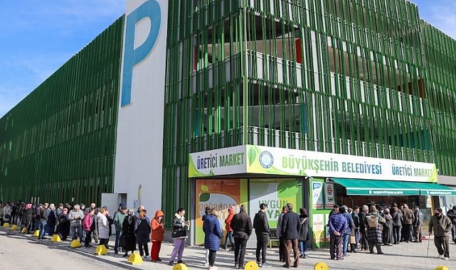 Üretici marketlerde yerel tohum kuyruğu