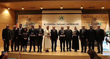 Üsküdar Üniversitesi 8. Yüksek İnsani Değerler Ödülleri sahiplerini buldu