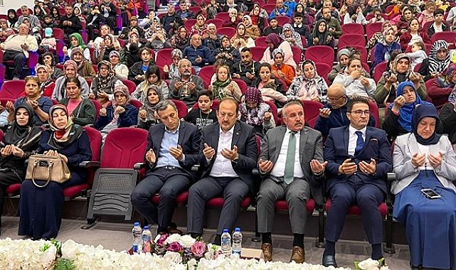 Vali Pehlivan, Mersin Kız Öğrenci Yurdu'nda kandil programına katıldı