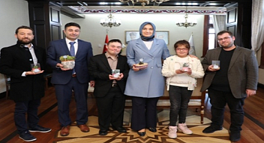 Vali Yiğitbaşı, Sandıklı Özçınar Özel Okulu Öğretmen Ve Öğrencilerini Kabul Etti