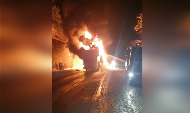 Zigana Dağı Geçidi'nde polisleri taşıyan otobüs yandı