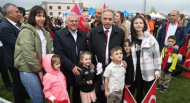 Başkan Büyükkılıç, 23 Nisan Çocuk Şenliği’ne katıldı