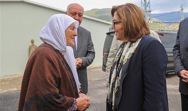 Başkan Şahin, Nurdağı’nda yapımında sona gelinen Belpınar Köyü’nü ziyaret etti
