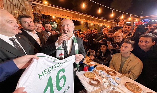 Bursa Tarihi Abdal Meydanı'nda Togg’lu sahur