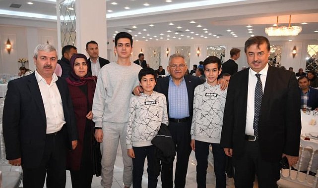 Büyükkılıç ailesi meclis üyeleriyle iftar sofrasında