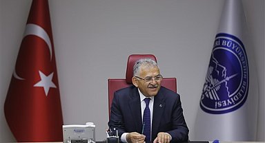 Büyükkılıç: “Geleceğimizin teminatı çocuklarımızın bayramı kutlu olsun