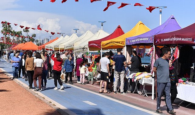 'Deprem Dayanışma Pazarı' depremzede üreticileri ağırlıyor