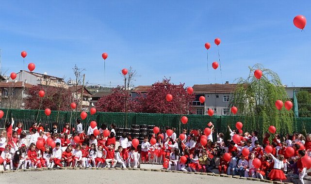 İzmit'te erken 23 Nisan coşkusu yaşandı