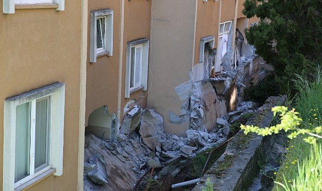 İzmit'te istinat duvarı çöktü! Başkan Büyükakın: Ne gerekiyorsa yapacağız