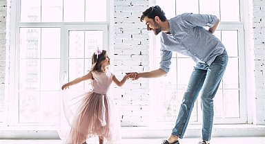 Kız çocuklarında babaya aşırı düşkünlük 3-6 yaş arasında görülüyor