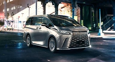 Lexus yeni LM modelini dünya prömiyeriyle tanıttı