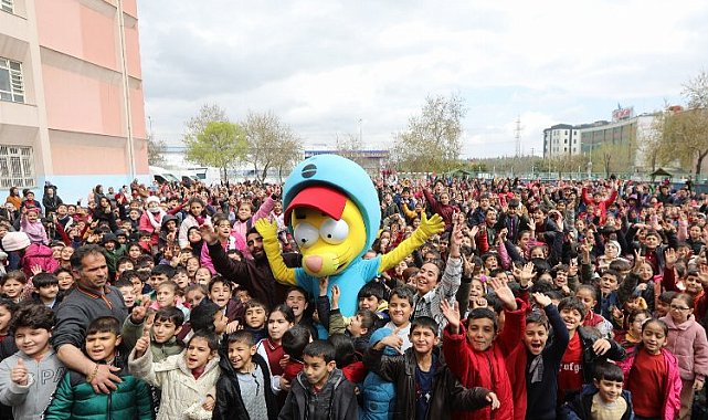 'Mikrop Avcıları Cumborlop' çocuklara moral oldu