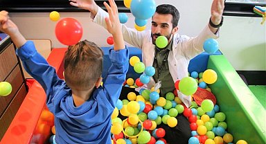 Özel gereksinimli çocuk ve ergenlere ihtiyaç duydukları alanlarda destek veriliyor