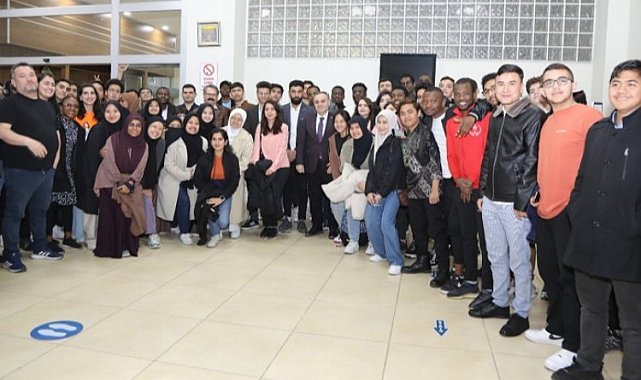 Rektör Altun uluslararası öğrencilerle iftar yaptı