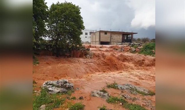 Şanlıurfa’nın Halfeti ilçesi sağanak yağışa teslim oldu