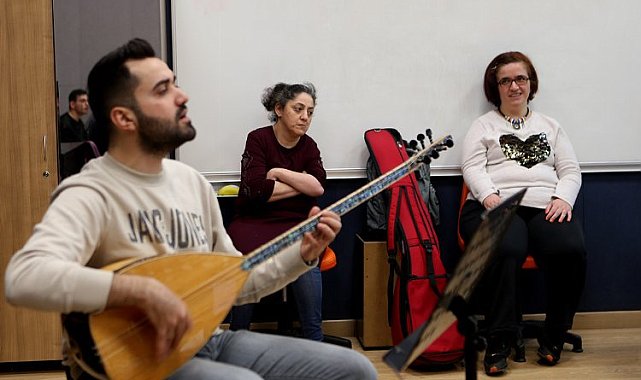 SGM'de engelli bireyler bağlama öğreniyor