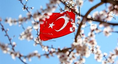 Siyasilerden 23 Nisan mesajı