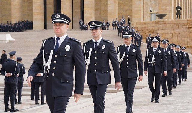 Türk Polis Teşkilatı Ata'nın huzurunda
