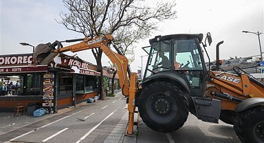 Üsküdar sahildeki kaçak işletme yıkıldı