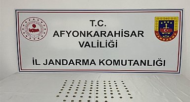 Afyonkarahisar 76 adet Elmalı sikkesi ele geçirildi