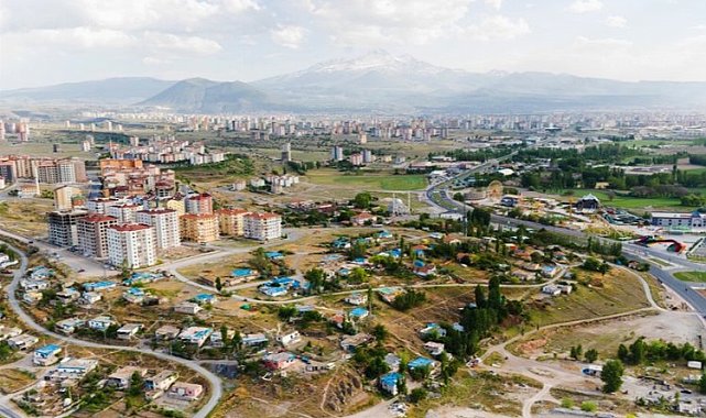 Ahmet Çolakbayrakdar'dan 'kentsel dönüşüm' vurgusu