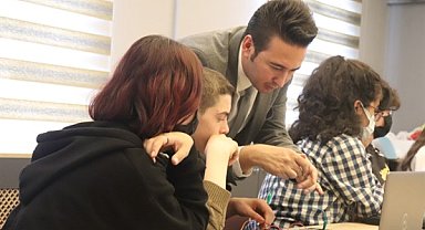 Arslan, Cambridge Üniversitesi'nde dünyanın en iyi eğitimcileri arasına girdi