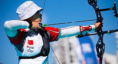 Başkan Büyükkılıç, altın madalya sahibi Fatma Maraşlı’yı tebrik etti