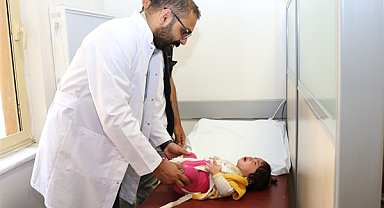Bebekleri kundaklamak kalça çıkığına neden oluyor