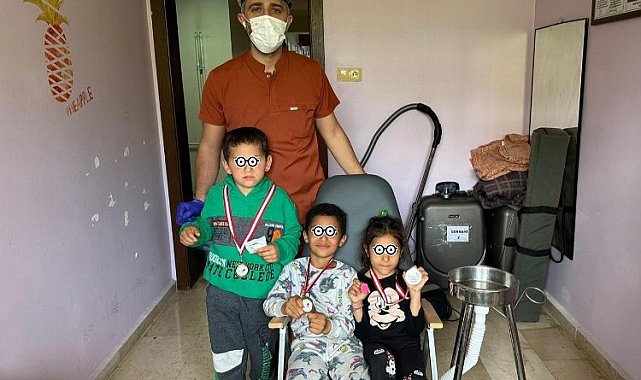 Bolu Rotary Kulübü 'Engelsiz Dişler' için deprem bölgesinde