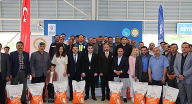 Bursa'da çiftçiye silajlık mısır tohumu