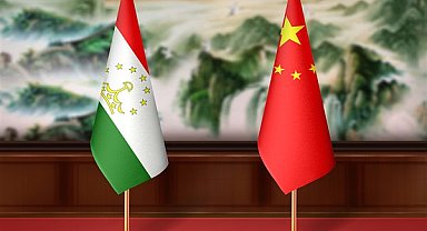 Çin Cumhurbaşkanı Yardımcısı Han, Tacikistan Devlet Başkanı Rahman'la bir araya geldi