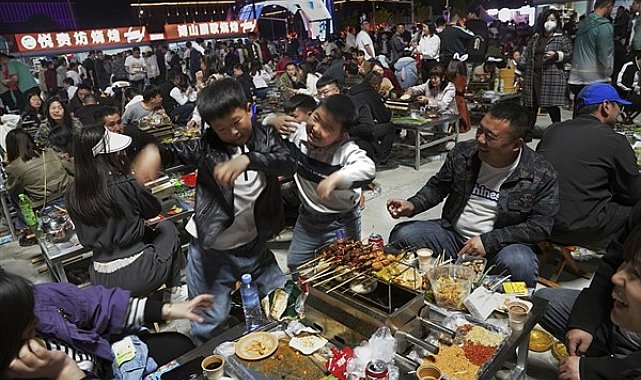 Çin’in Zibo şehrinde şiş kebap çılgınlığı