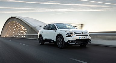 Citroen e-C4 ve e-C4 X’de ikinci döneme geçiliyor