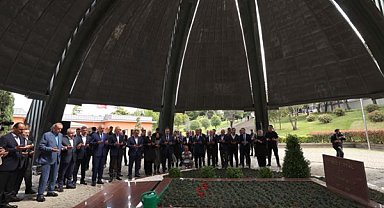 Cumhurbaşkanı Erdoğan, Özal ve Erbakan'ın kabrini ziyaret etti