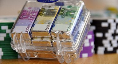 Euro dolar karşısında toparlanmaya çalışıyor