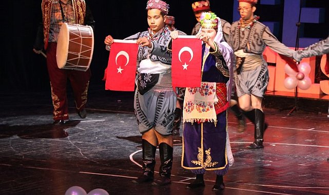 Kocaeli'de özel öğrencilerden anlamlı gösteri