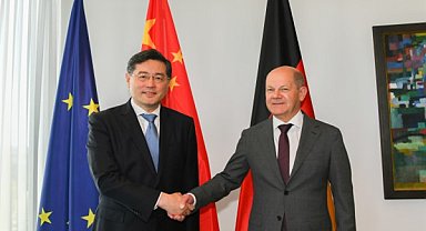 Olaf Scholz, Çin Dışişleri Bakanı Qin Gang'ı kabul etti